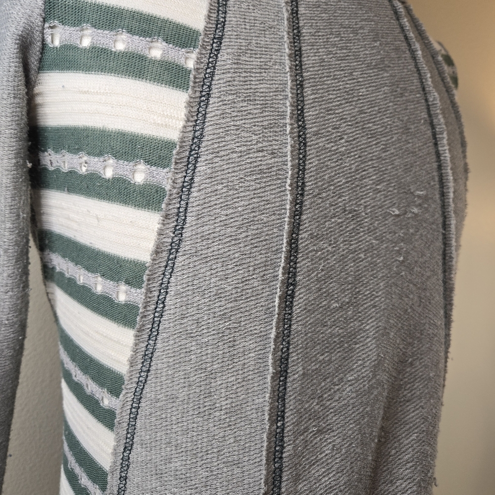Hem & Thread Knit Swing Top XL Gray and Green - Picture 7 of 14